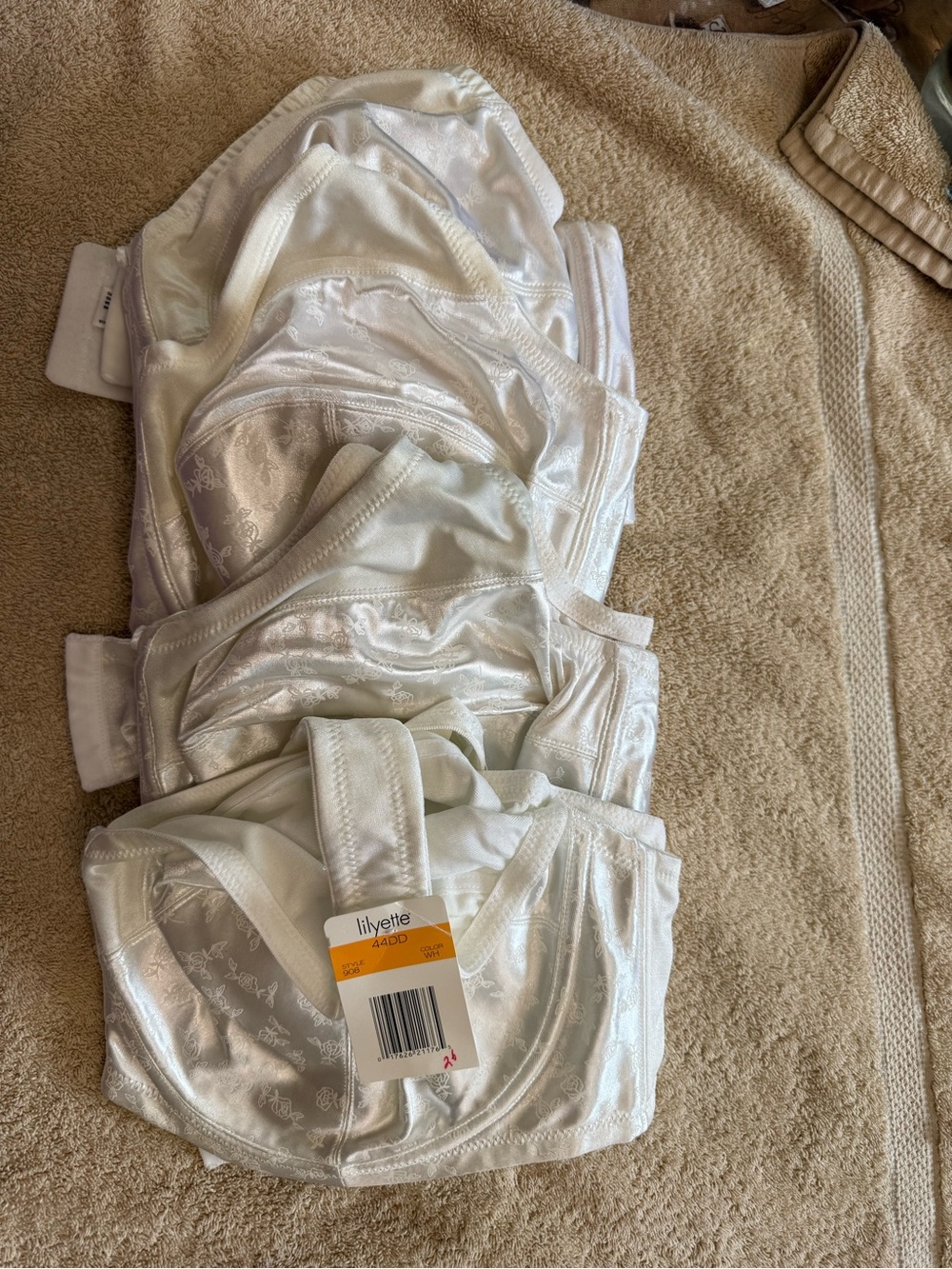 Lilyette 3- 44DD & 1-44D White Full Coverage Bra - Full Support